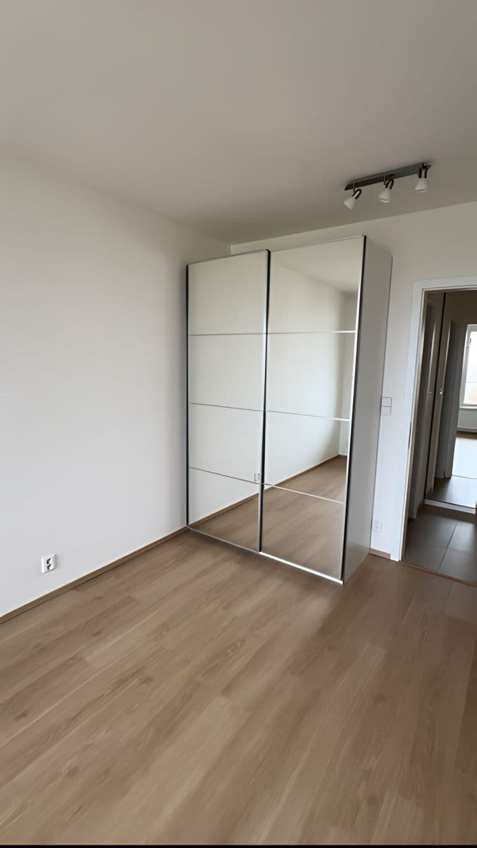 1 bedroom with open-plan kitchen flat to rent, 54 m², Stočesova, Prague, Prague 1 bedroom with open-plan kitchen flat to rent, 54 m², Stočesova, Prague, Prague
