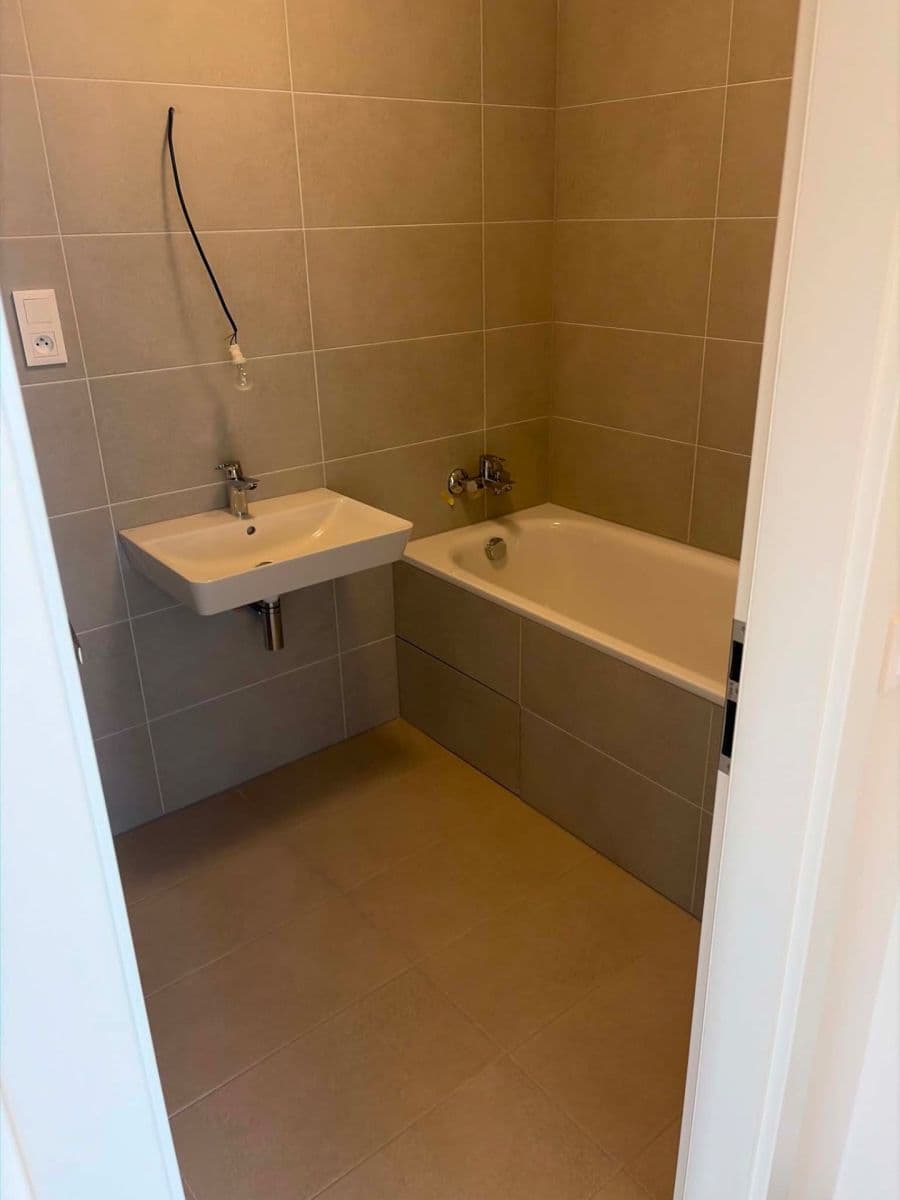 2 bedroom with open-plan kitchen flat to rent, 73 m², Sedlářova, Prague, Prague 2 bedroom with open-plan kitchen flat to rent, 73 m², Sedlářova, Prague, Prague