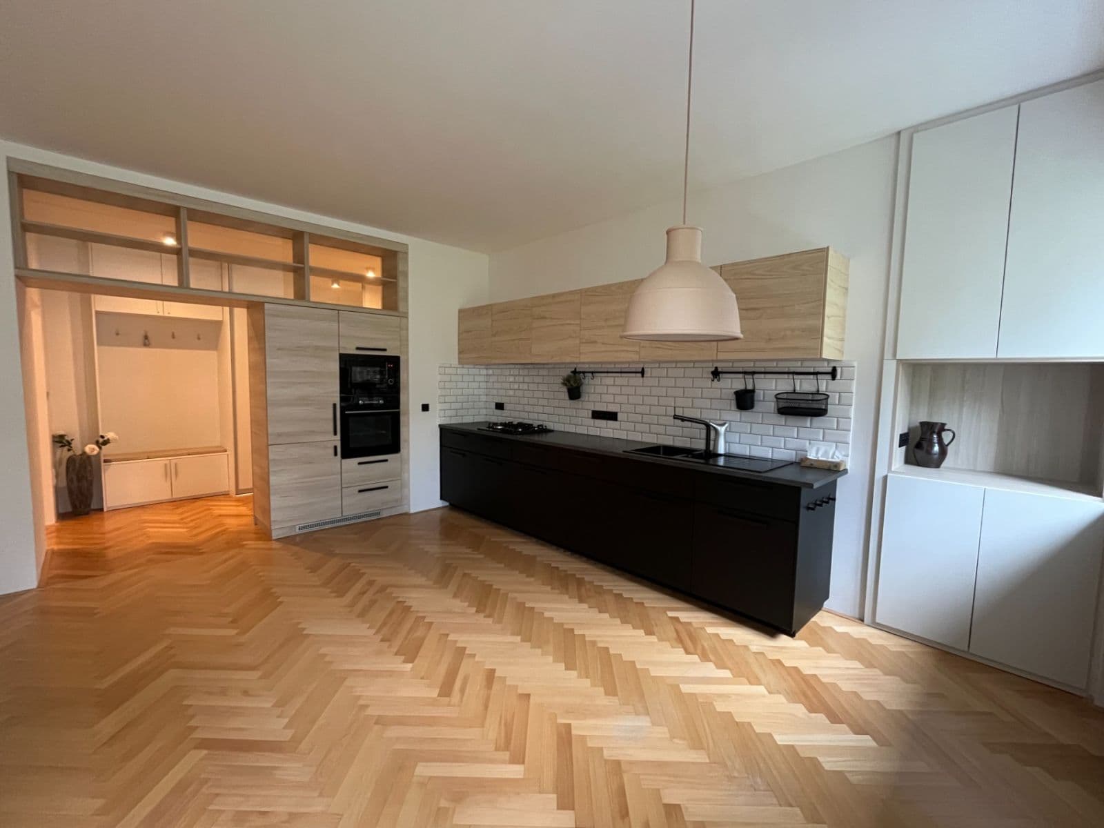1 bedroom with open-plan kitchen flat to rent, 65 m², Kolátorova, Prague, Prague 1 bedroom with open-plan kitchen flat to rent, 65 m², Kolátorova, Prague, Prague