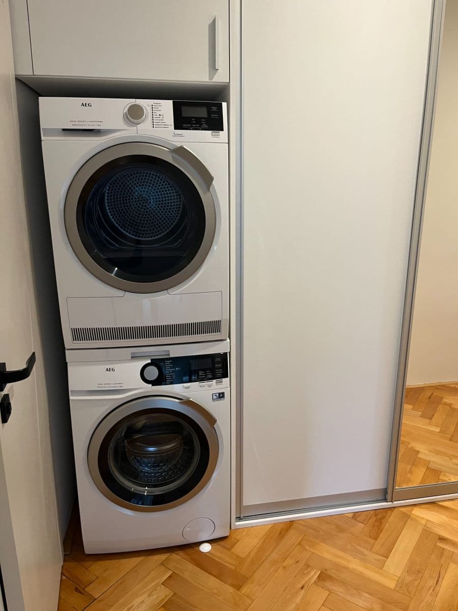1 bedroom with open-plan kitchen flat to rent, 65 m², Kolátorova, Prague, Prague 1 bedroom with open-plan kitchen flat to rent, 65 m², Kolátorova, Prague, Prague