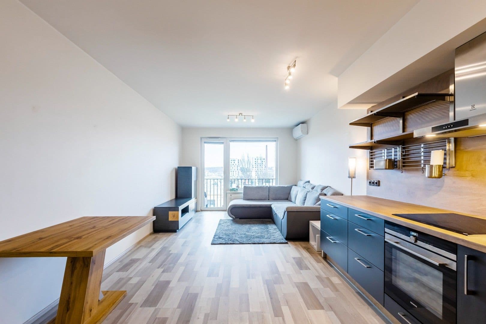 2 bedroom with open-plan kitchen flat to rent, 83 m², Moravcových, Prague, Prague 2 bedroom with open-plan kitchen flat to rent, 83 m², Moravcových, Prague, Prague