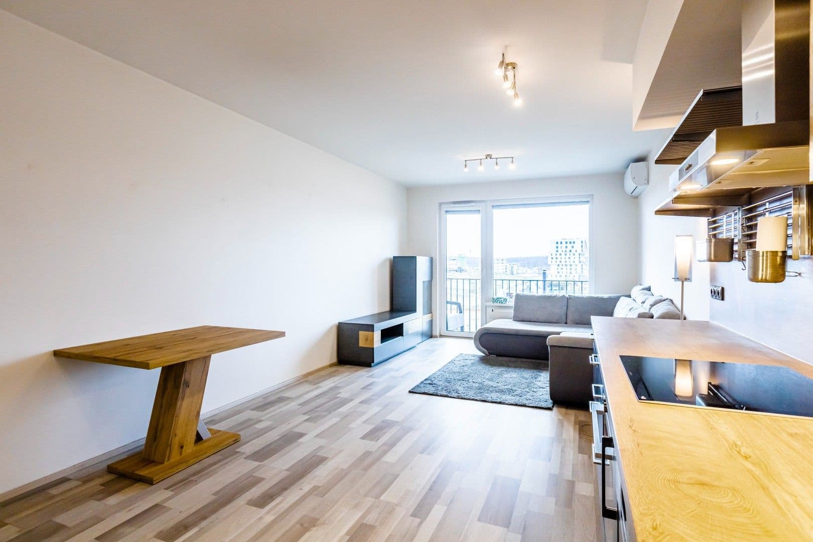 2 bedroom with open-plan kitchen flat to rent, 83 m², Moravcových, Prague, Prague 2 bedroom with open-plan kitchen flat to rent, 83 m², Moravcových, Prague, Prague