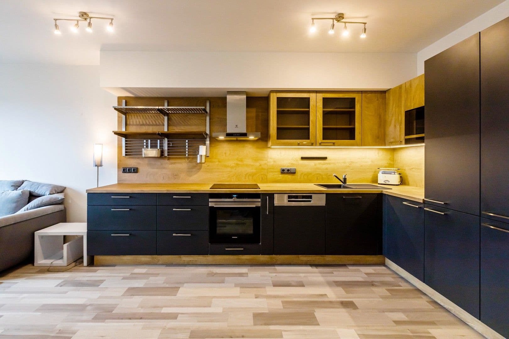 2 bedroom with open-plan kitchen flat to rent, 83 m², Moravcových, Prague, Prague 2 bedroom with open-plan kitchen flat to rent, 83 m², Moravcových, Prague, Prague
