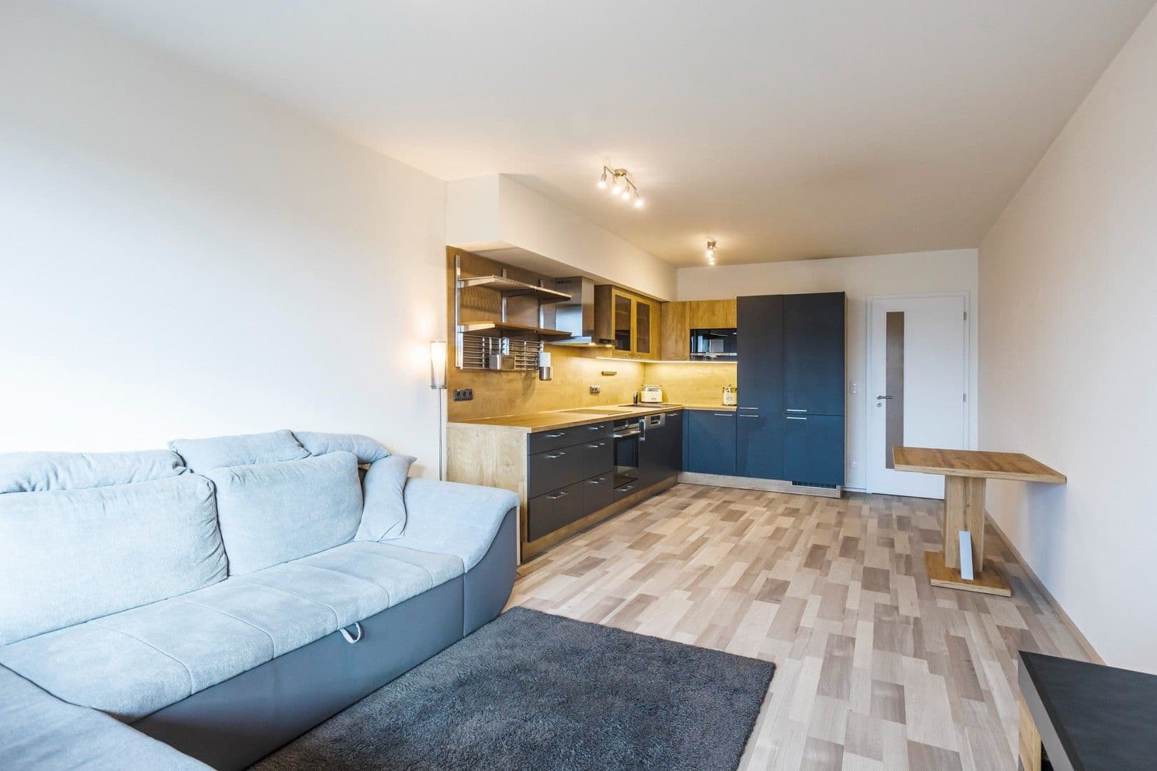 2 bedroom with open-plan kitchen flat to rent, 83 m², Moravcových, Prague, Prague 2 bedroom with open-plan kitchen flat to rent, 83 m², Moravcových, Prague, Prague