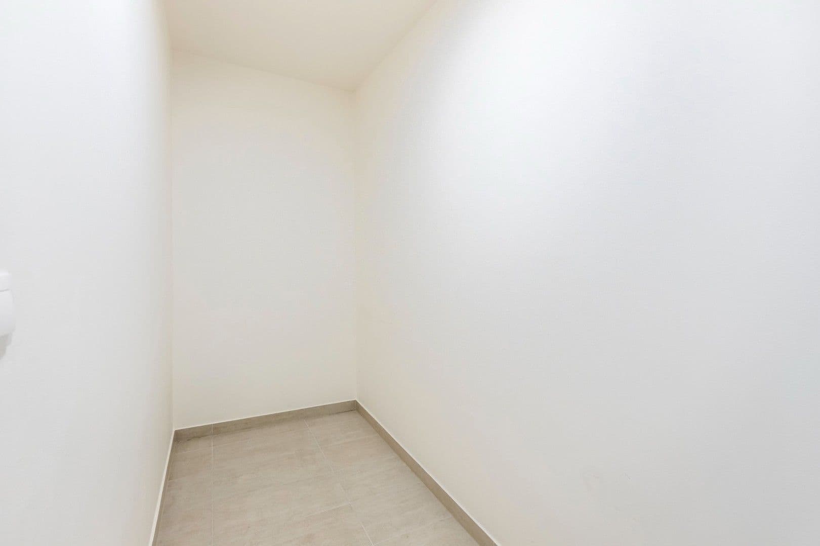 2 bedroom with open-plan kitchen flat to rent, 83 m², Moravcových, Prague, Prague 2 bedroom with open-plan kitchen flat to rent, 83 m², Moravcových, Prague, Prague