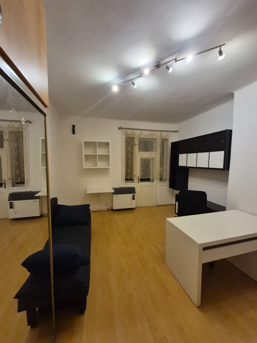 Studio flat to rent, 28 m², Cetyňská, Prague, Prague Studio flat to rent, 28 m², Cetyňská, Prague, Prague