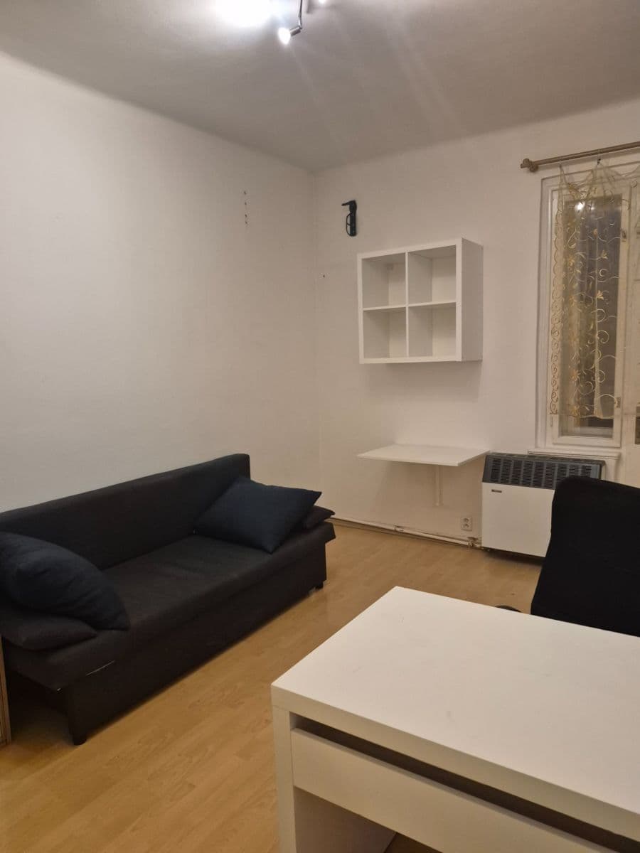 Studio flat to rent, 28 m², Cetyňská, Prague, Prague Studio flat to rent, 28 m², Cetyňská, Prague, Prague