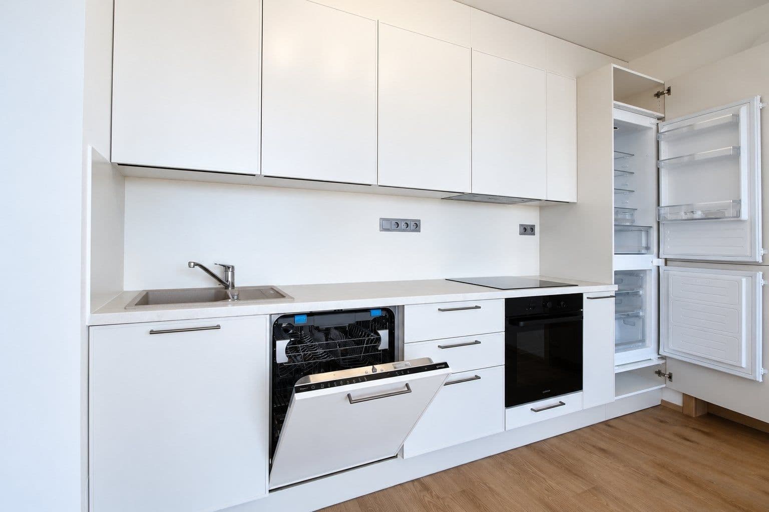 2 bedroom with open-plan kitchen flat to rent, 59 m², Nádražní, Kralupy nad Vltavou, Středočeský Region 2 bedroom with open-plan kitchen flat to rent, 59 m², Nádražní, Kralupy nad Vltavou, Středočeský Region