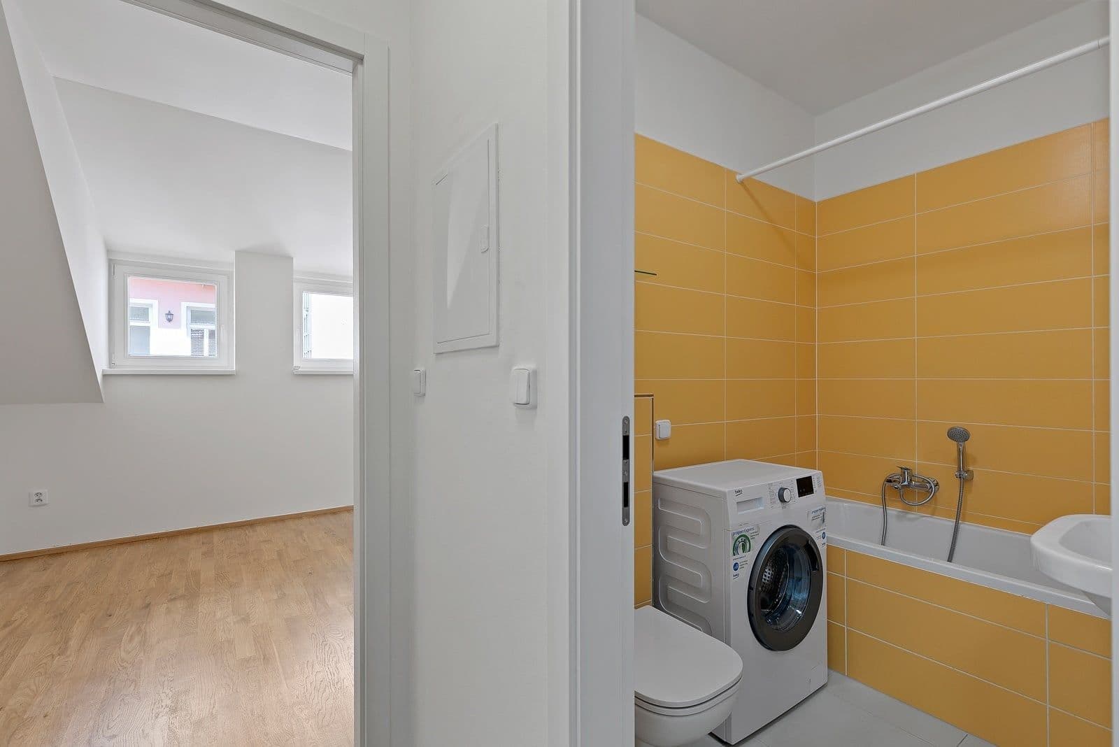 Studio flat to rent, 34 m², Slavojova, Prague, Prague Studio flat to rent, 34 m², Slavojova, Prague, Prague
