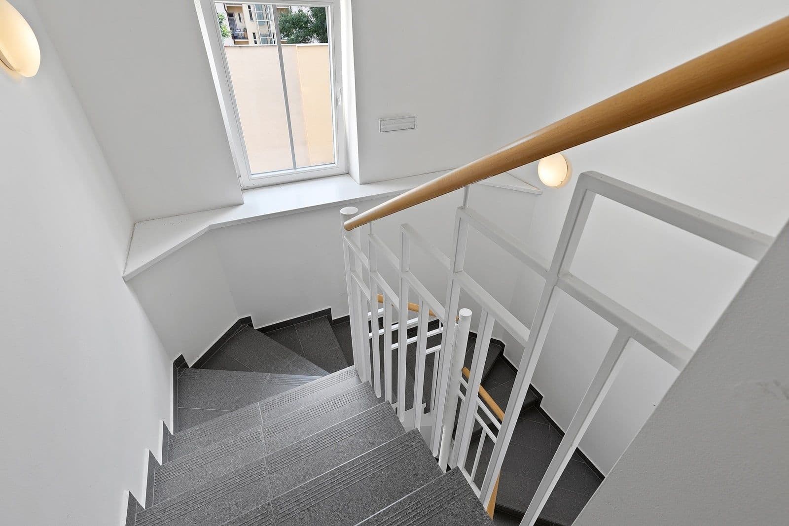 Studio flat to rent, 34 m², Slavojova, Prague, Prague Studio flat to rent, 34 m², Slavojova, Prague, Prague