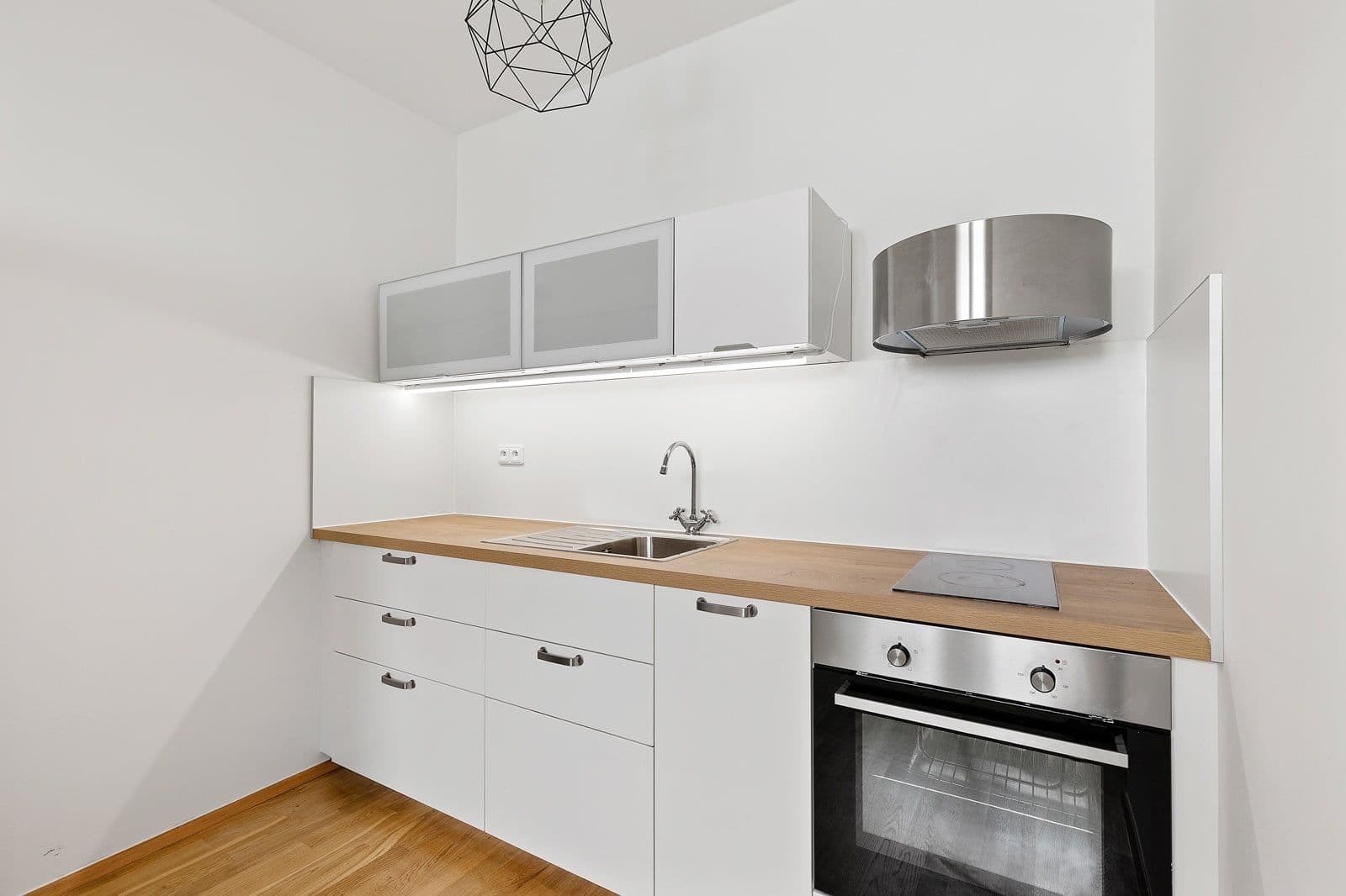 Studio flat to rent, 34 m², Slavojova, Prague, Prague Studio flat to rent, 34 m², Slavojova, Prague, Prague