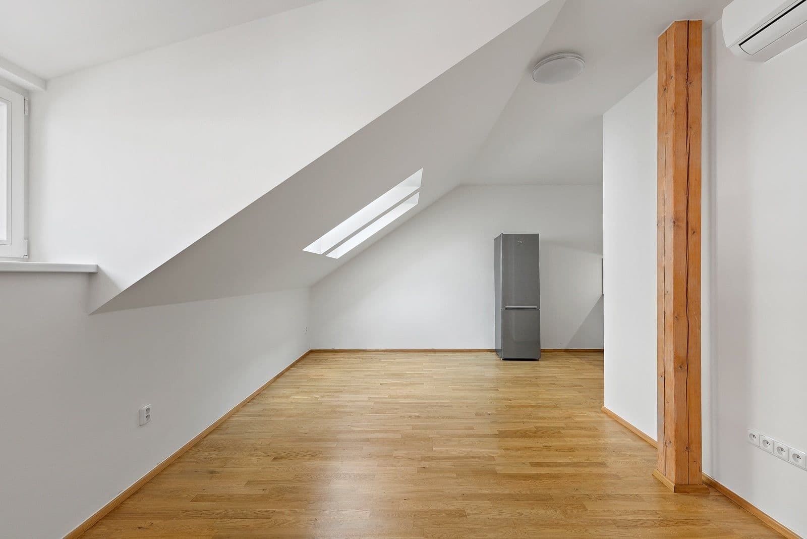 Studio flat to rent, 34 m², Slavojova, Prague, Prague Studio flat to rent, 34 m², Slavojova, Prague, Prague