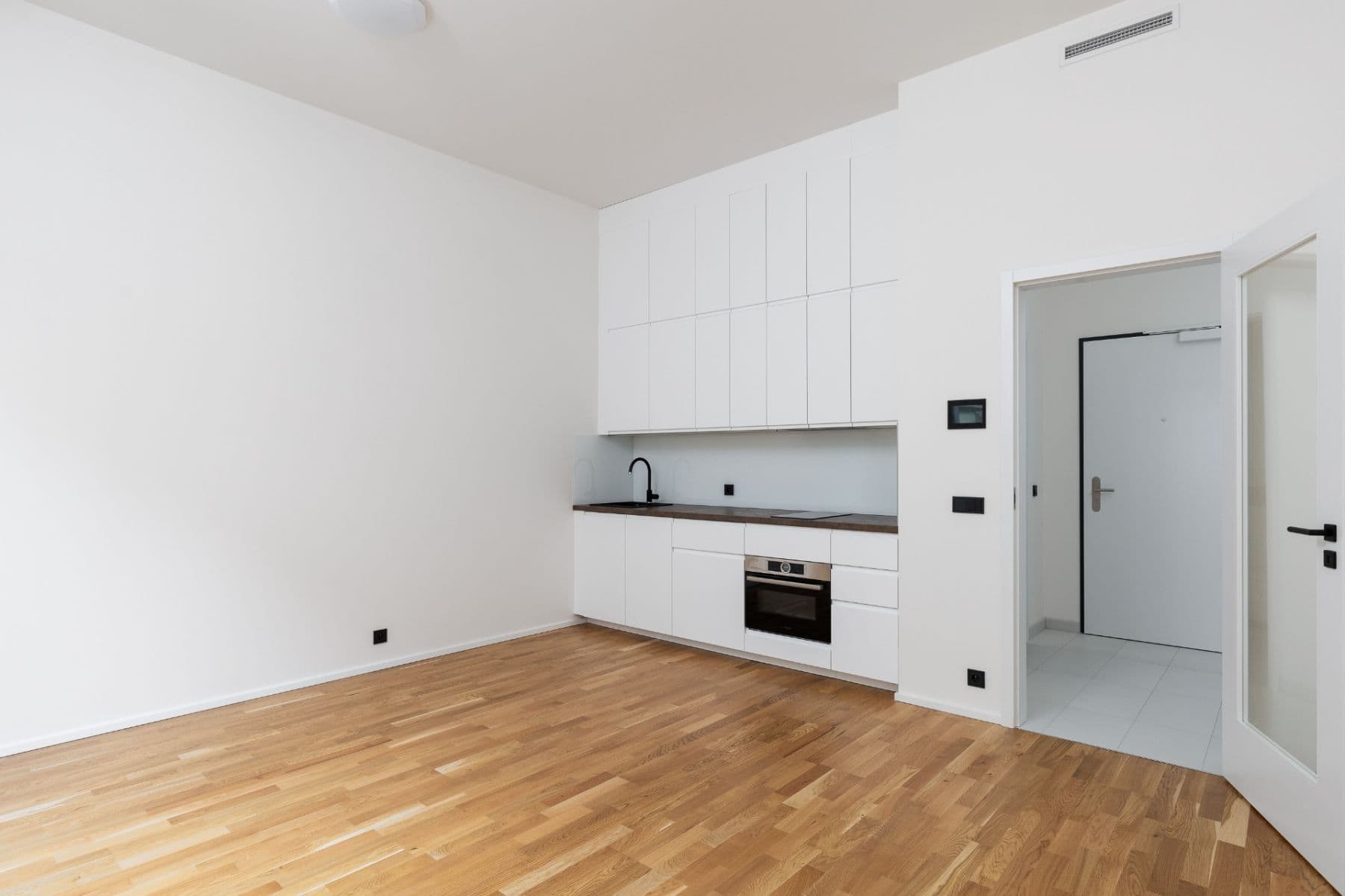 Studio flat to rent, 30 m², Grafická, Prague, Prague Studio flat to rent, 30 m², Grafická, Prague, Prague