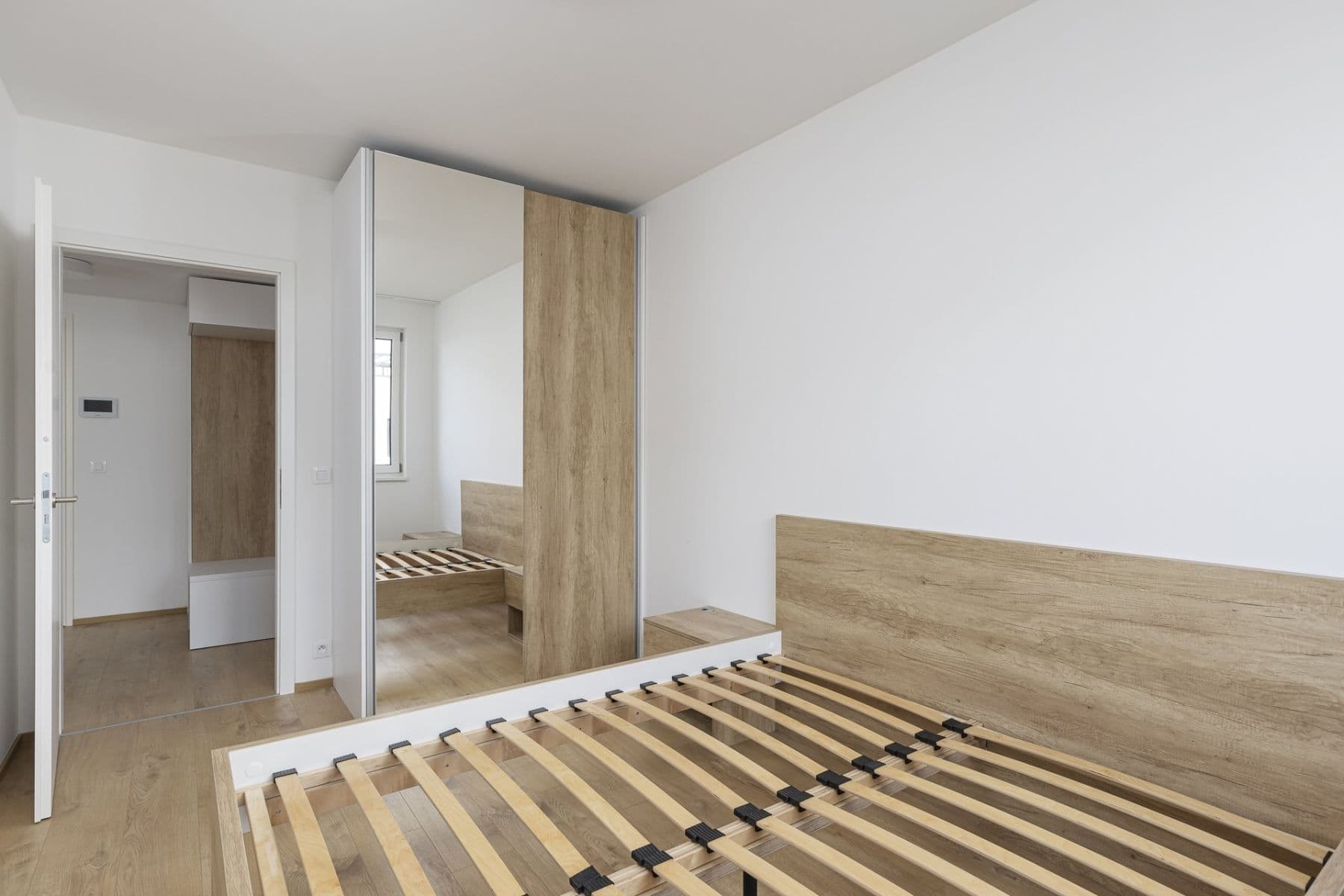 1 bedroom with open-plan kitchen flat to rent, 44 m², Nebřenická, Prague, Prague 1 bedroom with open-plan kitchen flat to rent, 44 m², Nebřenická, Prague, Prague