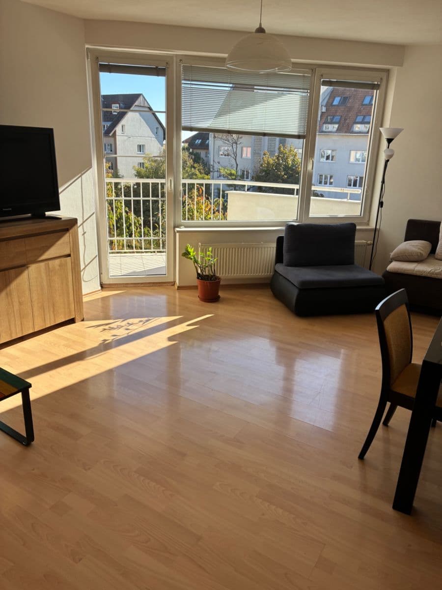 1 bedroom with open-plan kitchen flat to rent, 64 m², Bělohorská, Brno, Jihomoravský Region 1 bedroom with open-plan kitchen flat to rent, 64 m², Bělohorská, Brno, Jihomoravský Region