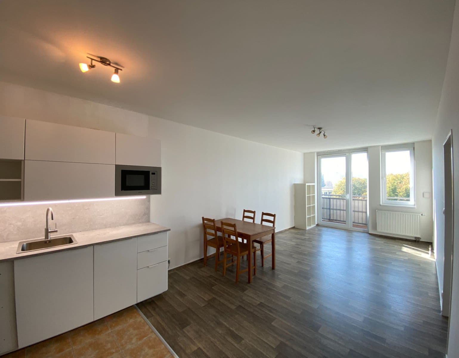 1 bedroom with open-plan kitchen flat to rent, 53 m², Zlonická, Prague, Prague 1 bedroom with open-plan kitchen flat to rent, 53 m², Zlonická, Prague, Prague