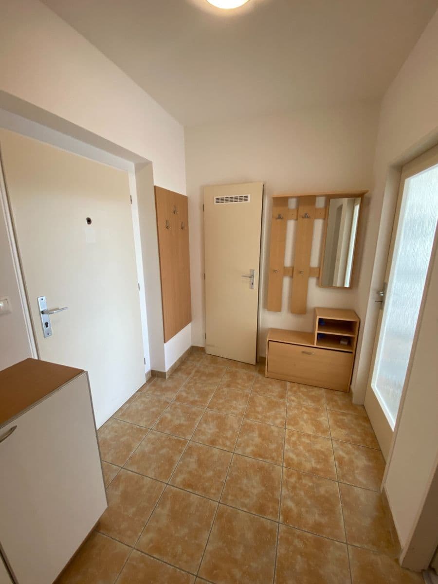 1 bedroom with open-plan kitchen flat to rent, 53 m², Zlonická, Prague, Prague 1 bedroom with open-plan kitchen flat to rent, 53 m², Zlonická, Prague, Prague