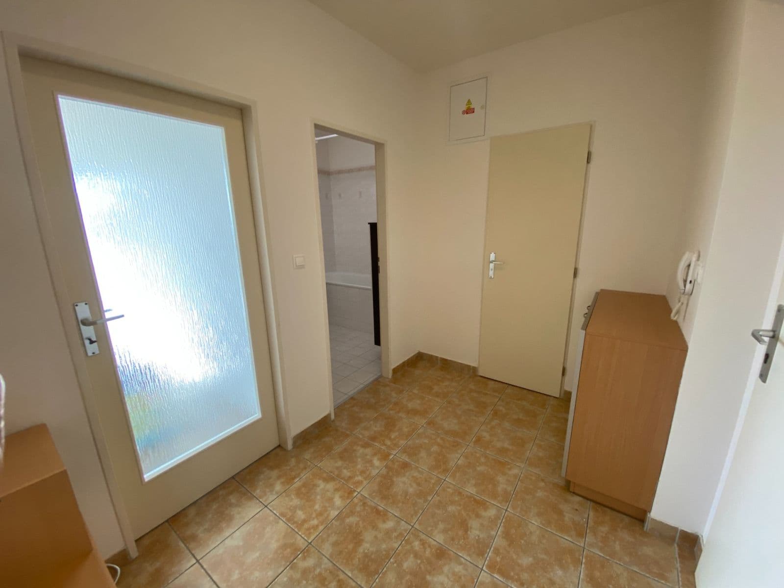 1 bedroom with open-plan kitchen flat to rent, 53 m², Zlonická, Prague, Prague 1 bedroom with open-plan kitchen flat to rent, 53 m², Zlonická, Prague, Prague