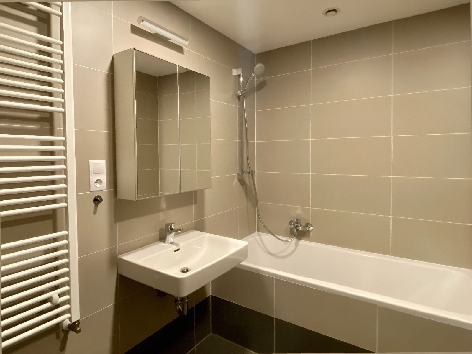 1 bedroom with open-plan kitchen flat to rent, 64 m², K Metru, Prague, Prague 1 bedroom with open-plan kitchen flat to rent, 64 m², K Metru, Prague, Prague