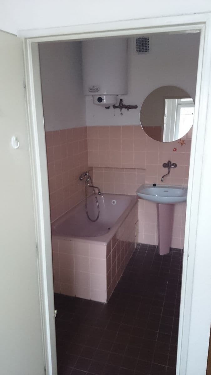 1 bedroom flat to rent, 35 m², Vrchlického, Prague, Prague 1 bedroom flat to rent, 35 m², Vrchlického, Prague, Prague