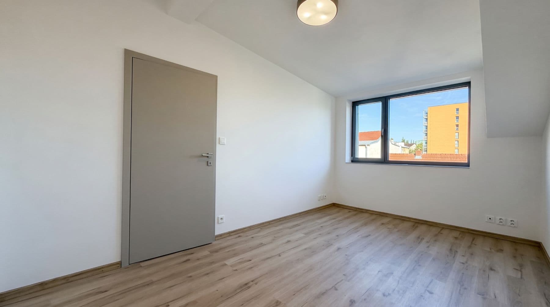 3 bedroom with open-plan kitchen flat for sale, 95 m², Tylova, Brno, Jihomoravský Region 3 bedroom with open-plan kitchen flat for sale, 95 m², Tylova, Brno, Jihomoravský Region