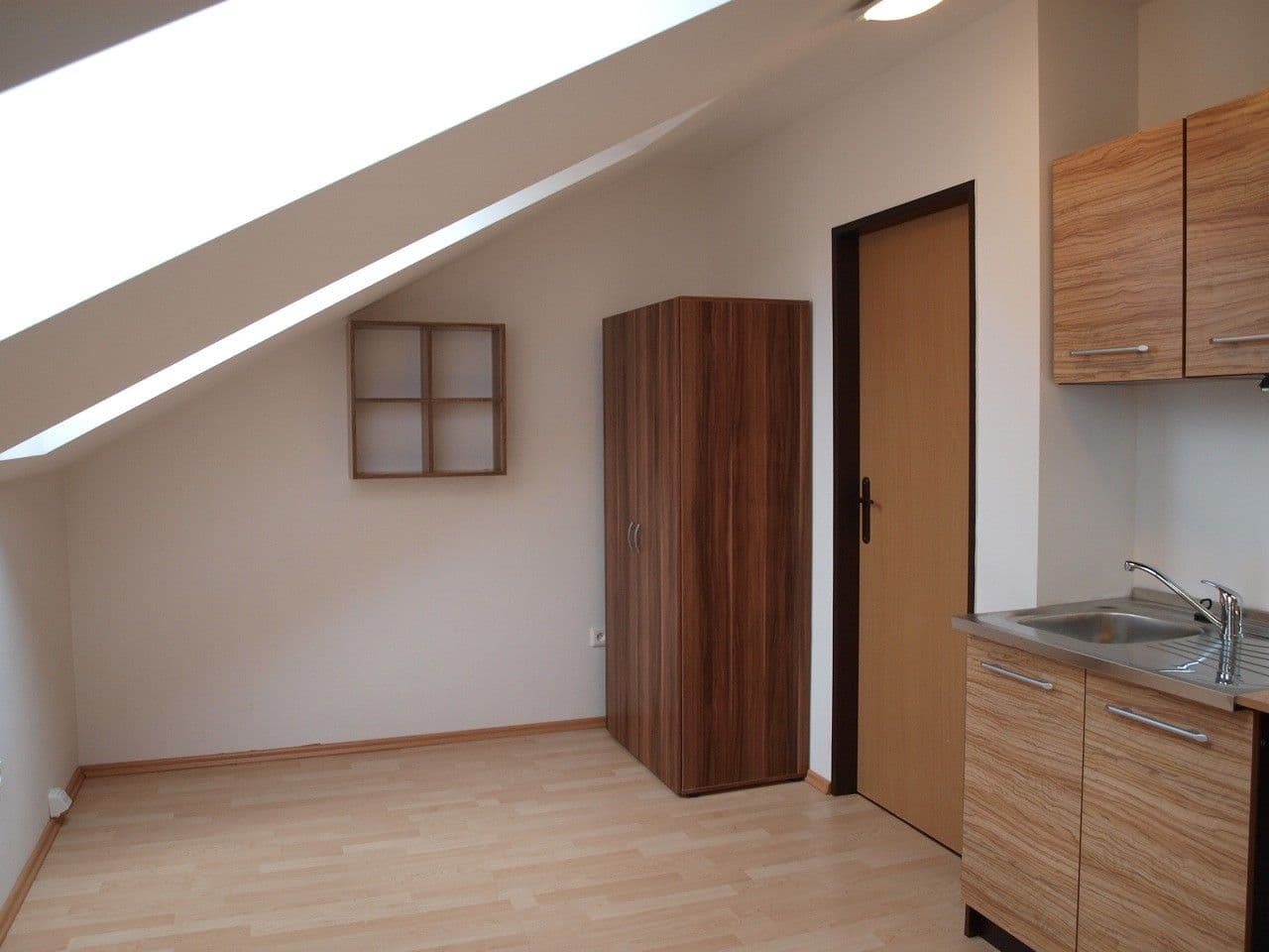 Studio flat to rent, 17 m², Ořechová, Rebešovice, Jihomoravský Region Studio flat to rent, 17 m², Ořechová, Rebešovice, Jihomoravský Region