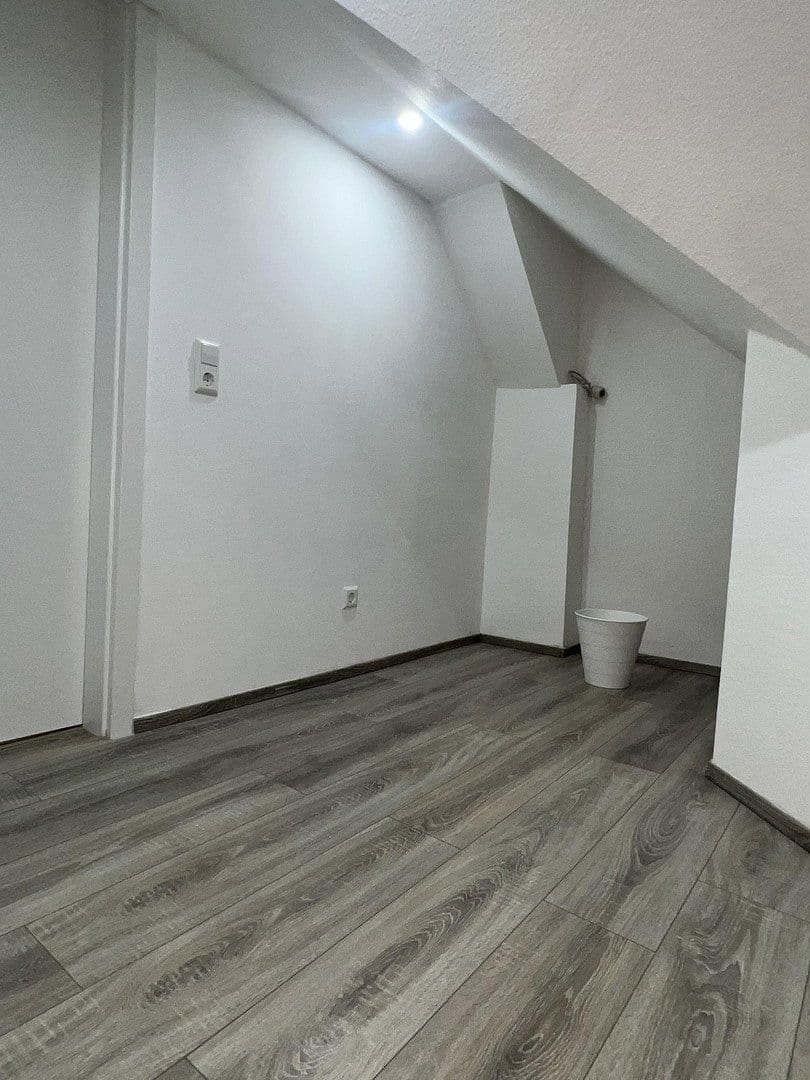 4 bedroom flat to rent, 103 m², Stuttgart, Baden-Württemberg 4 bedroom flat to rent, 103 m², Stuttgart, Baden-Württemberg