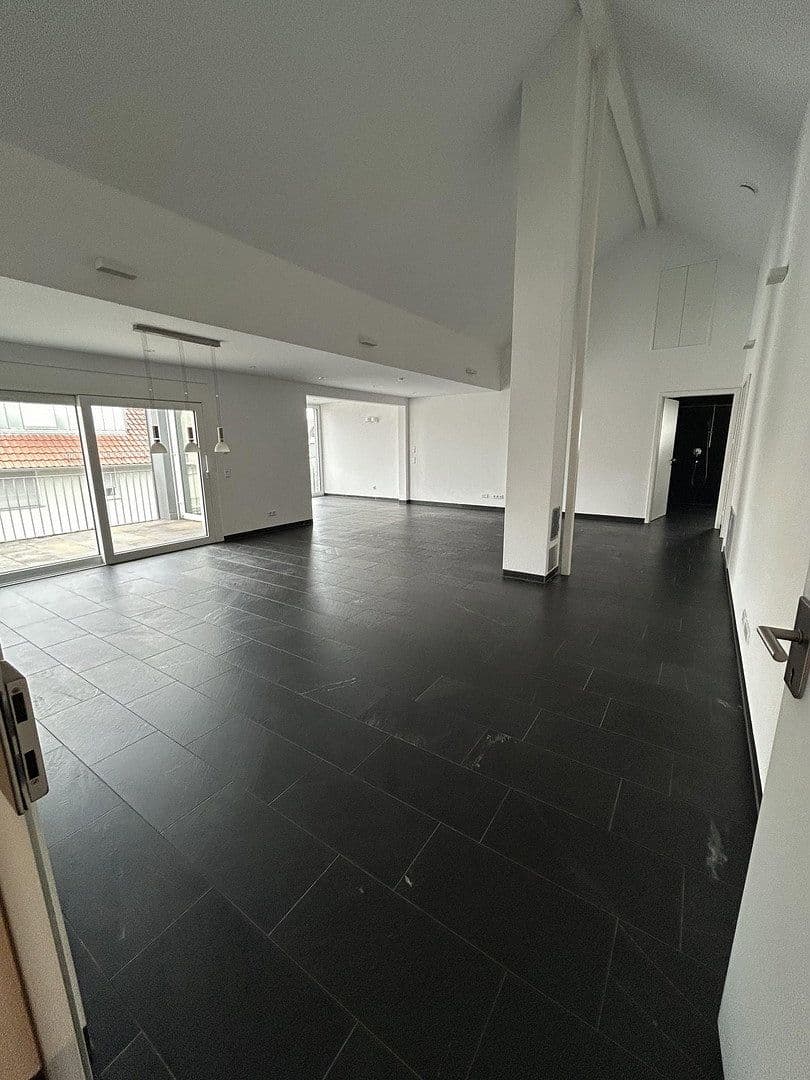3 bedroom with open-plan kitchen flat to rent, 166 m², Nufringen, Baden-Württemberg 3 bedroom with open-plan kitchen flat to rent, 166 m², Nufringen, Baden-Württemberg