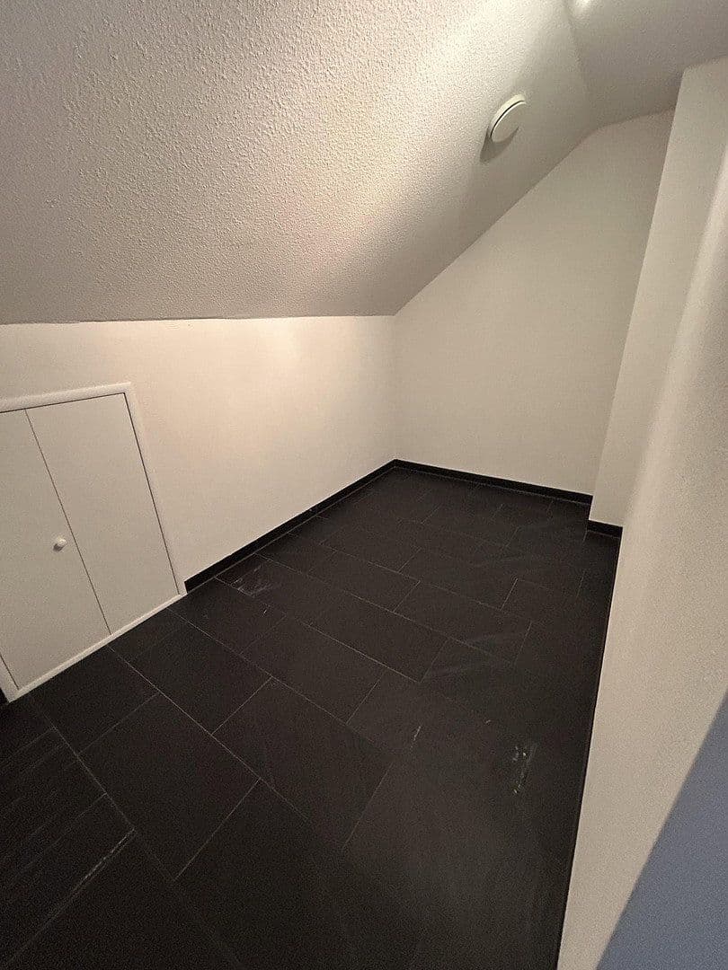 3 bedroom with open-plan kitchen flat to rent, 166 m², Nufringen, Baden-Württemberg 3 bedroom with open-plan kitchen flat to rent, 166 m², Nufringen, Baden-Württemberg