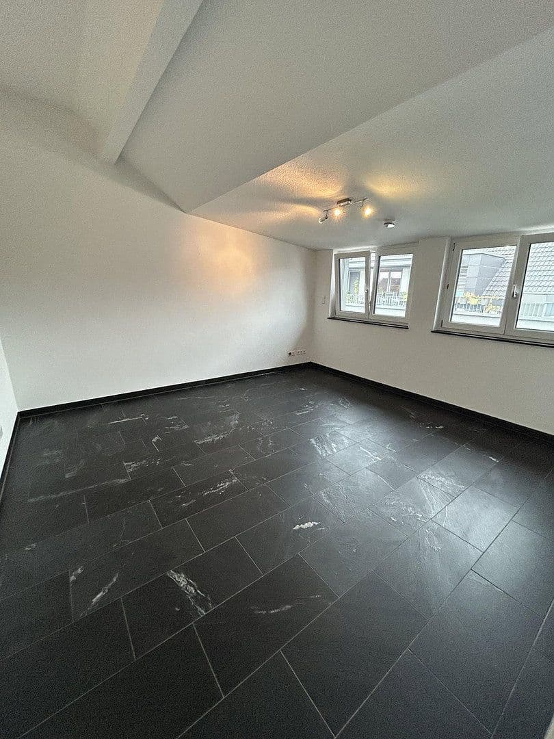 3 bedroom with open-plan kitchen flat to rent, 166 m², Nufringen, Baden-Württemberg 3 bedroom with open-plan kitchen flat to rent, 166 m², Nufringen, Baden-Württemberg