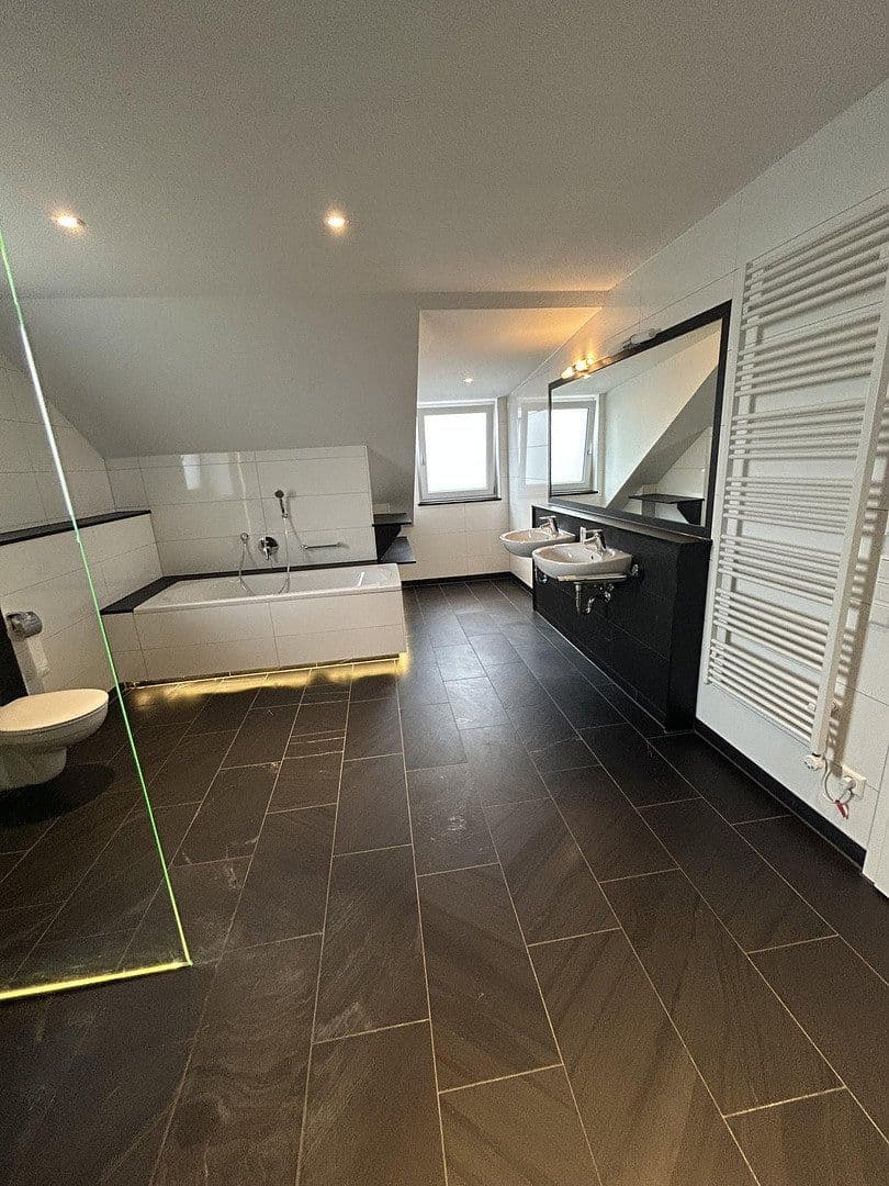 3 bedroom with open-plan kitchen flat to rent, 166 m², Nufringen, Baden-Württemberg 3 bedroom with open-plan kitchen flat to rent, 166 m², Nufringen, Baden-Württemberg