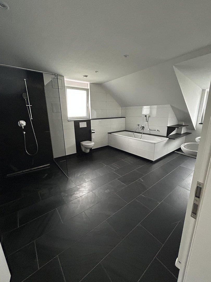 3 bedroom with open-plan kitchen flat to rent, 166 m², Nufringen, Baden-Württemberg 3 bedroom with open-plan kitchen flat to rent, 166 m², Nufringen, Baden-Württemberg