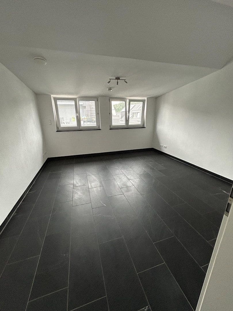 3 bedroom with open-plan kitchen flat to rent, 166 m², Nufringen, Baden-Württemberg 3 bedroom with open-plan kitchen flat to rent, 166 m², Nufringen, Baden-Württemberg