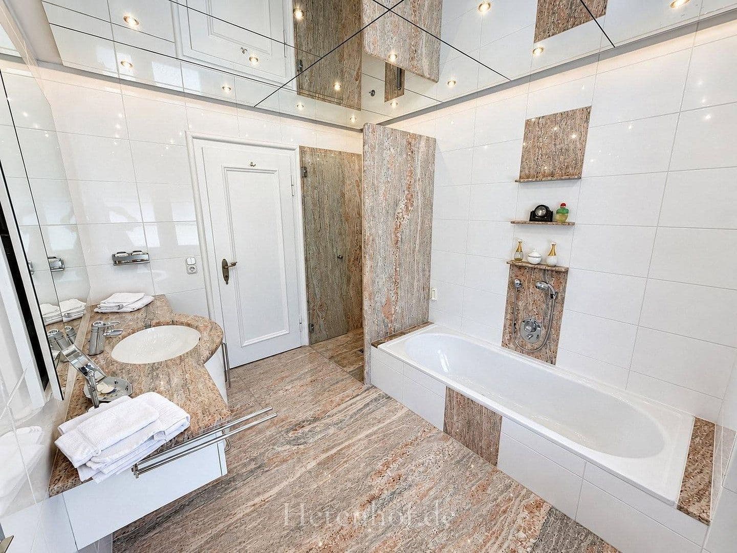 house for sale, 538 m², Lorenz-Sandler-Straße 26, Kulmbach, Bavaria house for sale, 538 m², Lorenz-Sandler-Straße 26, Kulmbach, Bavaria