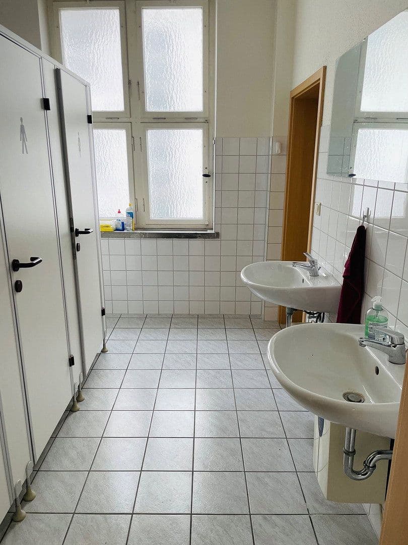 non-residential property to rent, 1,250 m², Albstadt, Baden-Württemberg non-residential property to rent, 1,250 m², Albstadt, Baden-Württemberg