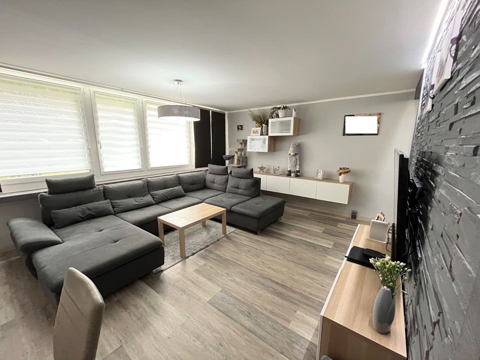 2 bedroom with open-plan kitchen flat to rent, 69 m², Bělehradská, Most, Ústecký Region 2 bedroom with open-plan kitchen flat to rent, 69 m², Bělehradská, Most, Ústecký Region
