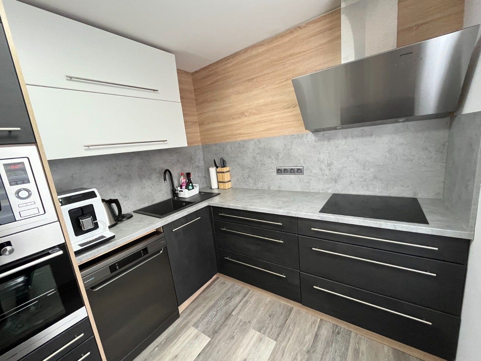 2 bedroom with open-plan kitchen flat to rent, 69 m², Bělehradská, Most, Ústecký Region 2 bedroom with open-plan kitchen flat to rent, 69 m², Bělehradská, Most, Ústecký Region