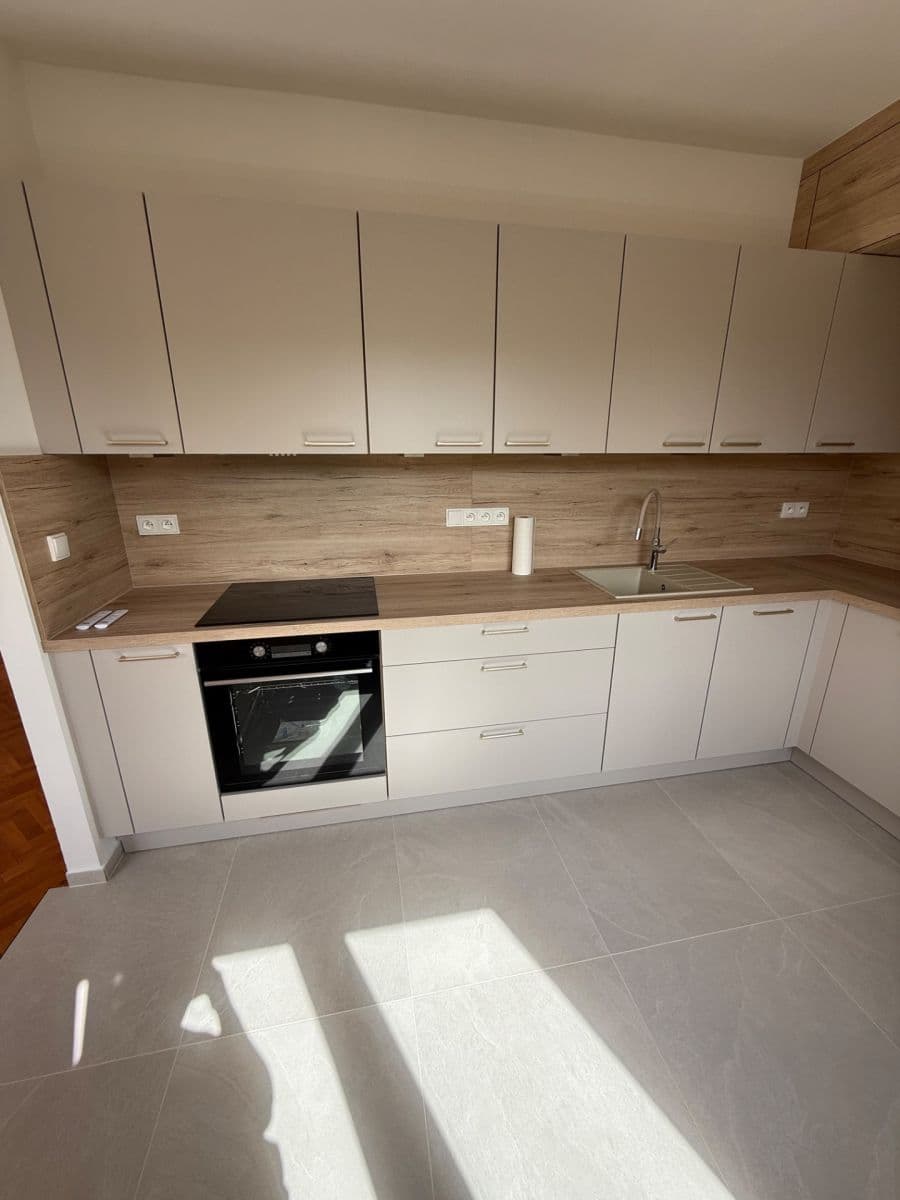 1 bedroom with open-plan kitchen flat to rent, 52 m², Úvoz, Brno, Jihomoravský Region 1 bedroom with open-plan kitchen flat to rent, 52 m², Úvoz, Brno, Jihomoravský Region