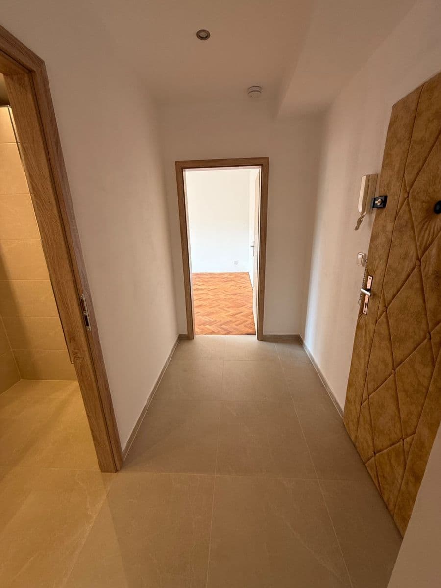 1 bedroom with open-plan kitchen flat to rent, 52 m², Úvoz, Brno, Jihomoravský Region 1 bedroom with open-plan kitchen flat to rent, 52 m², Úvoz, Brno, Jihomoravský Region