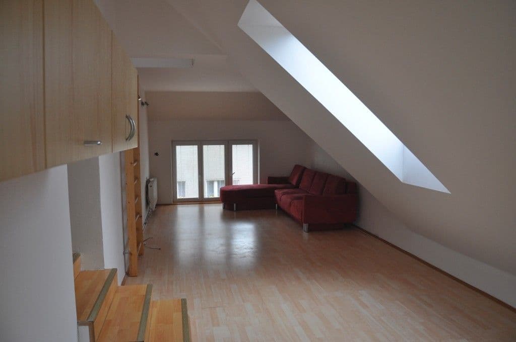 2 bedroom flat to rent, 75 m², Martinovská, Prague, Prague 2 bedroom flat to rent, 75 m², Martinovská, Prague, Prague