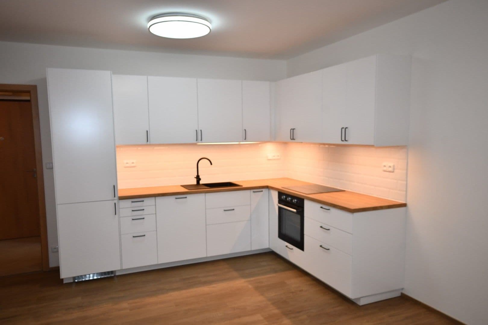 1 bedroom with open-plan kitchen flat to rent, 58 m², Gollové, Prague, Prague 1 bedroom with open-plan kitchen flat to rent, 58 m², Gollové, Prague, Prague