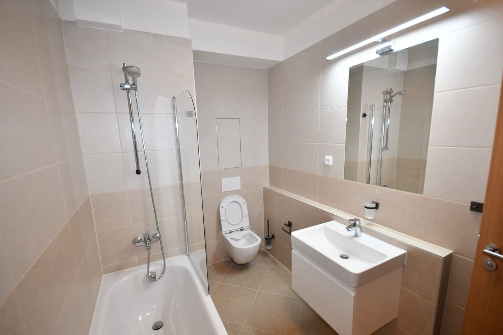 1 bedroom with open-plan kitchen flat to rent, 58 m², Gollové, Prague, Prague 1 bedroom with open-plan kitchen flat to rent, 58 m², Gollové, Prague, Prague