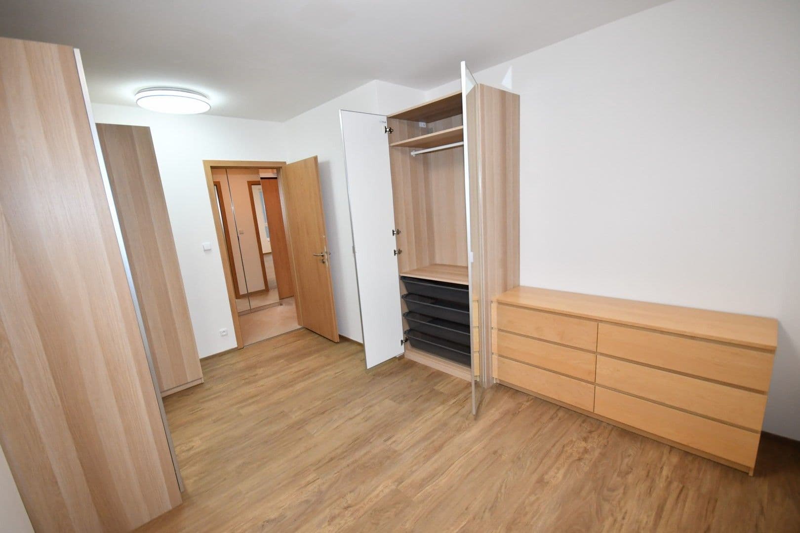 1 bedroom with open-plan kitchen flat to rent, 58 m², Gollové, Prague, Prague 1 bedroom with open-plan kitchen flat to rent, 58 m², Gollové, Prague, Prague