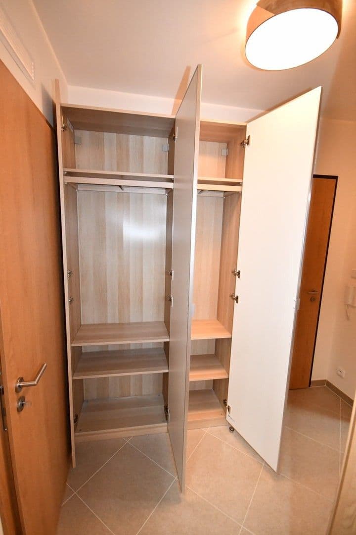 1 bedroom with open-plan kitchen flat to rent, 58 m², Gollové, Prague, Prague 1 bedroom with open-plan kitchen flat to rent, 58 m², Gollové, Prague, Prague