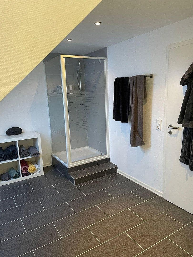 Studio flat for sale, 100 m², Spiesen-Elversberg, Saarland Studio flat for sale, 100 m², Spiesen-Elversberg, Saarland