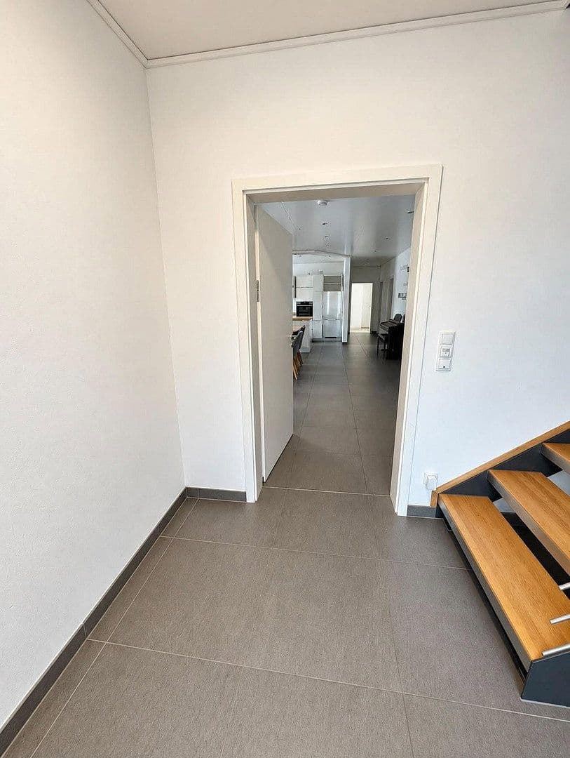 4 bedroom flat to rent, 130 m², Erlangen, Bavaria 4 bedroom flat to rent, 130 m², Erlangen, Bavaria