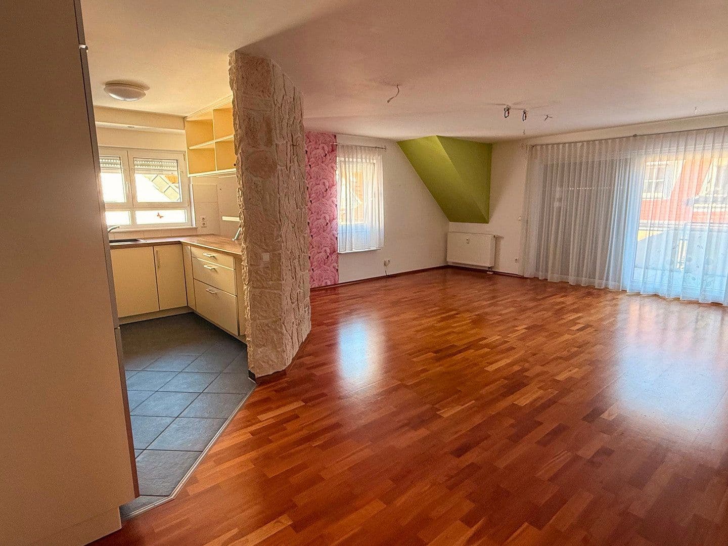 3 bedroom with open-plan kitchen flat for sale, 99 m², Freiberg am Neckar, Baden-Württemberg 3 bedroom with open-plan kitchen flat for sale, 99 m², Freiberg am Neckar, Baden-Württemberg