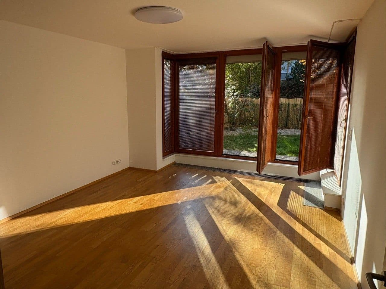 1 bedroom with open-plan kitchen flat to rent, 55 m², Štorkánova, Prague, Prague 1 bedroom with open-plan kitchen flat to rent, 55 m², Štorkánova, Prague, Prague