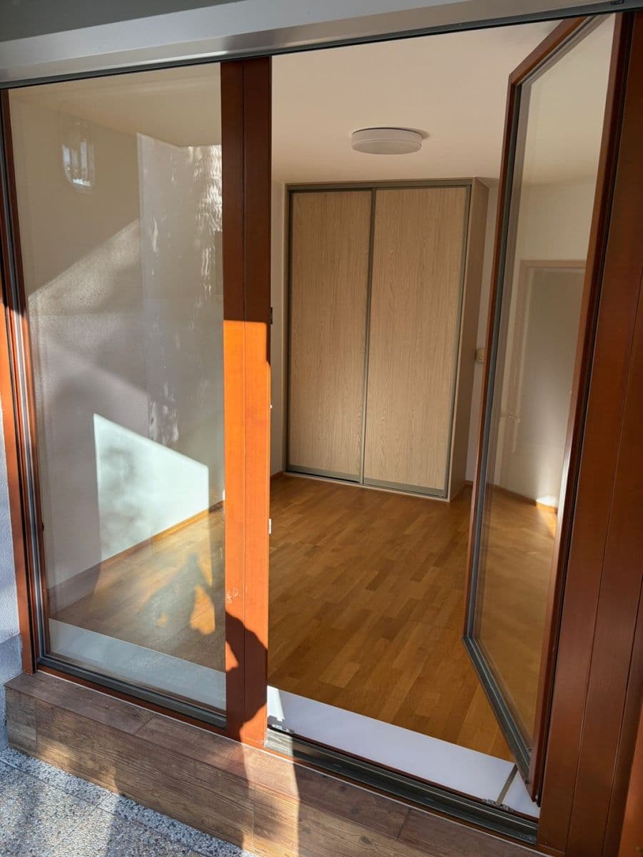 1 bedroom with open-plan kitchen flat to rent, 55 m², Štorkánova, Prague, Prague 1 bedroom with open-plan kitchen flat to rent, 55 m², Štorkánova, Prague, Prague