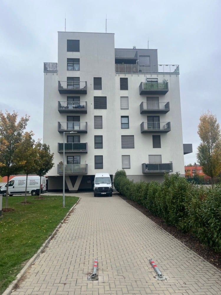 Studio flat to rent, 31 m², Za černým mostem, Prague, Prague Studio flat to rent, 31 m², Za černým mostem, Prague, Prague